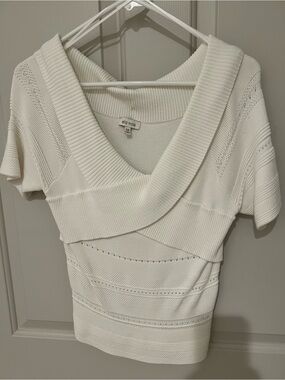 Ella Moss Cream Ribbed V-Neck Knit Top